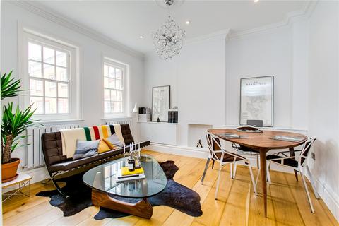 2 bedroom mews to rent, Devonshire Close, London W1G