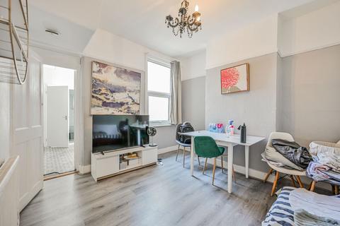2 bedroom house for sale, Lonsdale Avenue, Upton Park, London, E6
