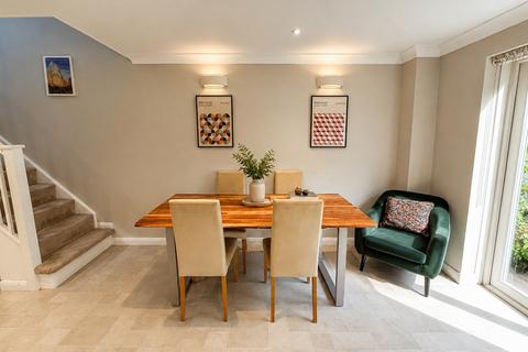 3 bedroom townhouse for sale, The Glen, Bromley, BR2