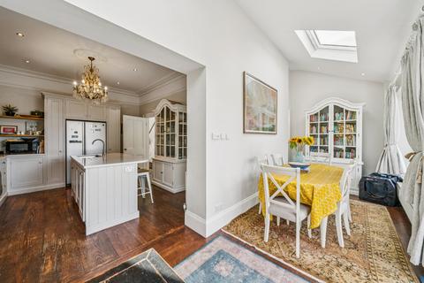 5 bedroom detached house to rent, The Vineyard, Richmond, Surrey, TW10