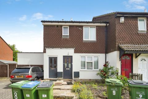 1 bedroom maisonette for sale, Celandine Drive, London, SE28