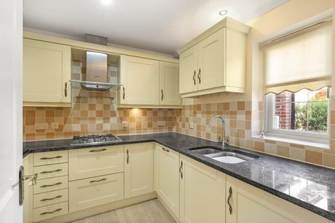 3 bedroom retirement property for sale, Florence Court, Wilton, Salisbury, Wiltshire, SP2