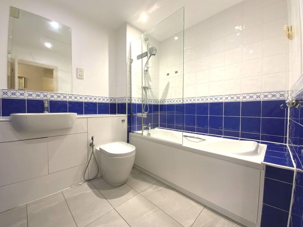 Apartment in London - View 5