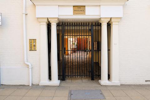 2 bed flat/apartment for rent in Market Square, Warwick