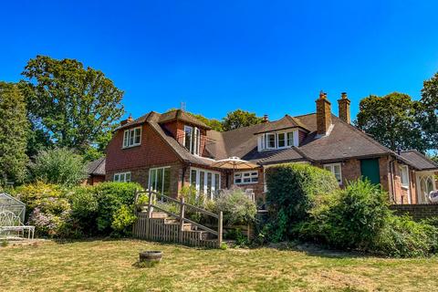 4 bedroom detached house for sale, Butchers Lane, Three Oaks, TN35
