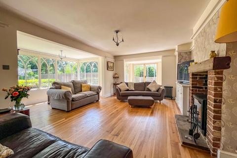 4 bedroom detached house for sale, Butchers Lane, Three Oaks, TN35