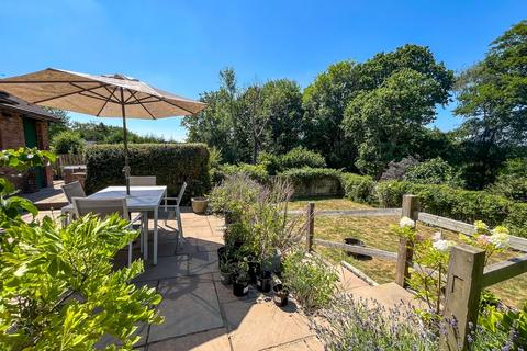 4 bedroom detached house for sale, Butchers Lane, Three Oaks, TN35