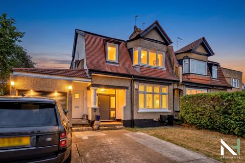 2 bedroom maisonette to rent, Hale Lane, London NW7