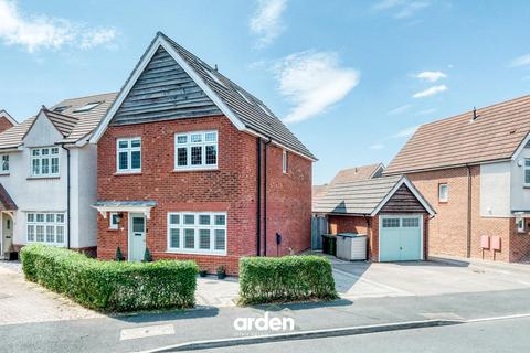 4 bedroom detached house for sale, Turntable Avenue, Bromsgrove, B60