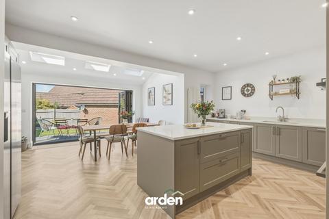 4 bedroom detached house for sale, Turntable Avenue, Bromsgrove, B60