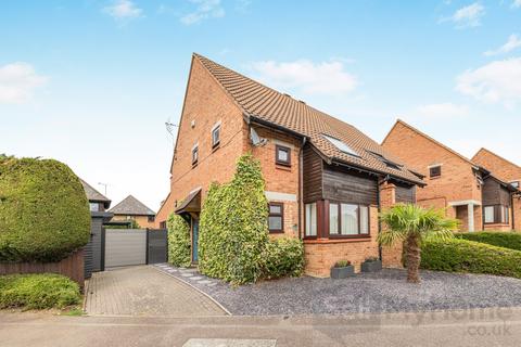 4 bedroom semi-detached house for sale, Elgar Grove, Browns Wood, Milton Keynes, Buckinghamshire