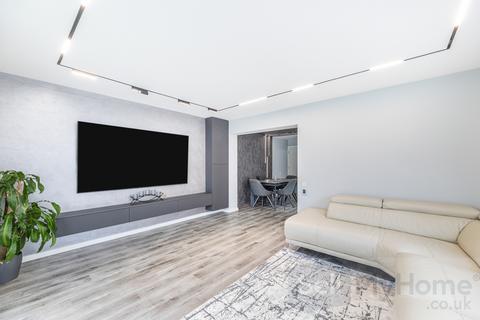 4 bedroom semi-detached house for sale, Elgar Grove, Browns Wood, Milton Keynes, Buckinghamshire