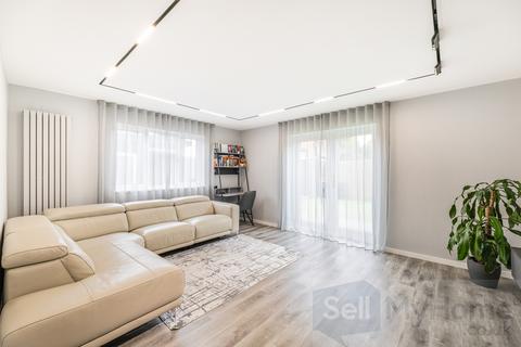 4 bedroom semi-detached house for sale, Elgar Grove, Browns Wood, Milton Keynes, Buckinghamshire