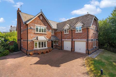5 bed detached house for rent in High Warren Close, Warrington WA4