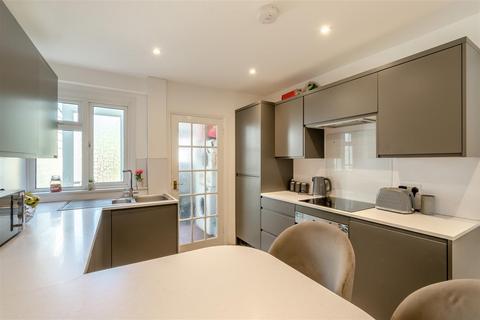 2 bedroom terraced house for sale, London Road, Ditton, Aylesford