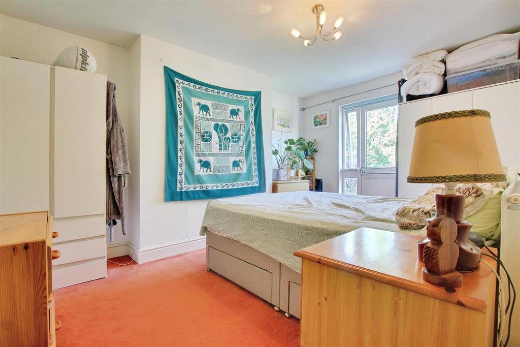 Apartment in Cambridge, Eddington - View 4