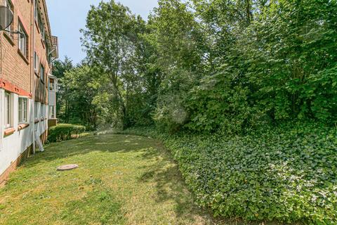 2 bedroom flat for sale, Autumn Drive, Sutton, SM2