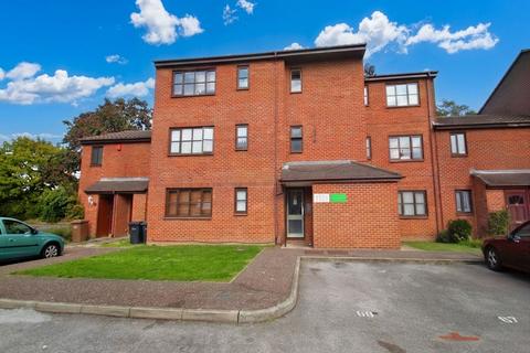 Studio to rent, Verona Close, Uxbridge, UB8
