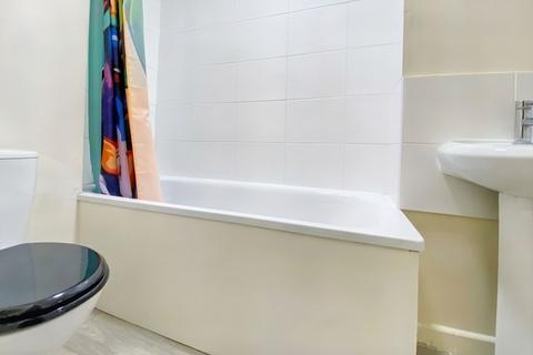 Studio to rent, Verona Close, Uxbridge, UB8