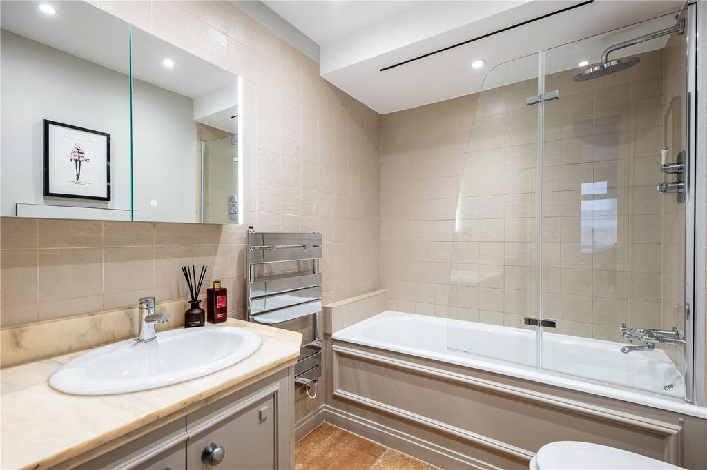 Principal Bathroom