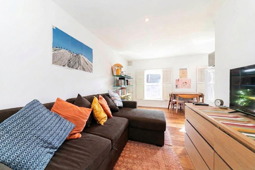 Apartment in London - View 5