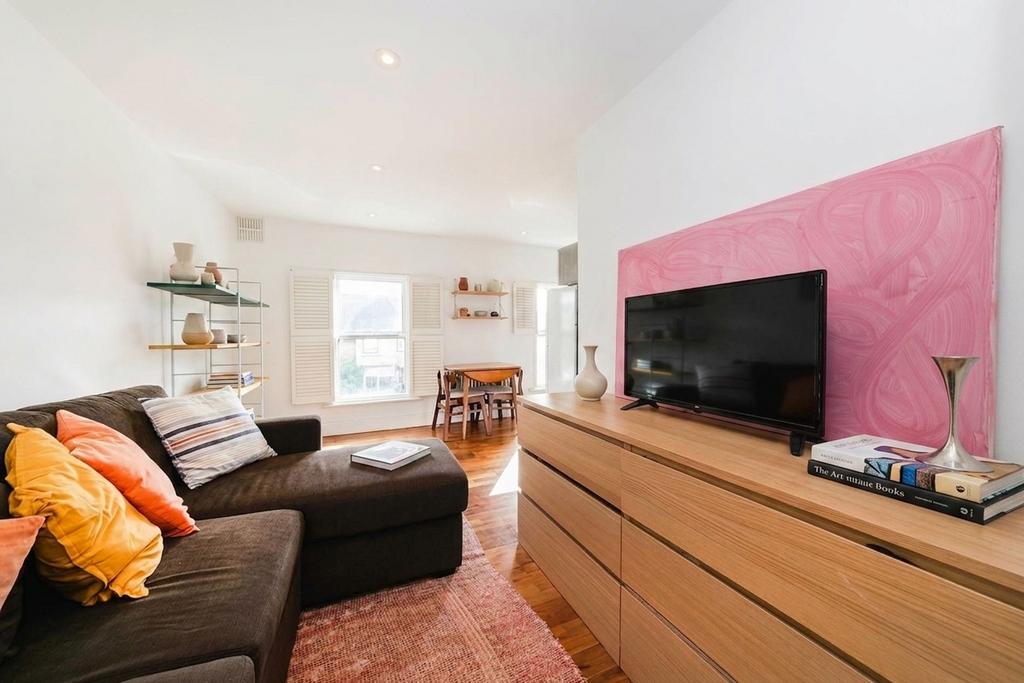 Apartment in London - View 6