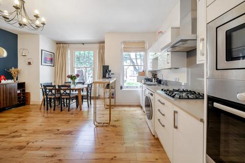 2 bedroom flat for sale, Cavendish Road, Balham, London, SW12
