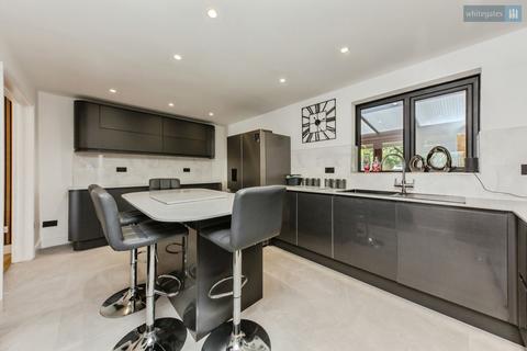 4 bedroom detached house for sale, Charlcote Crescent, Crewe, Cheshire, CW2