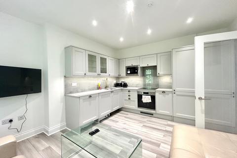 2 bedroom apartment to rent, Methuen Close, Bournemouth, BH8