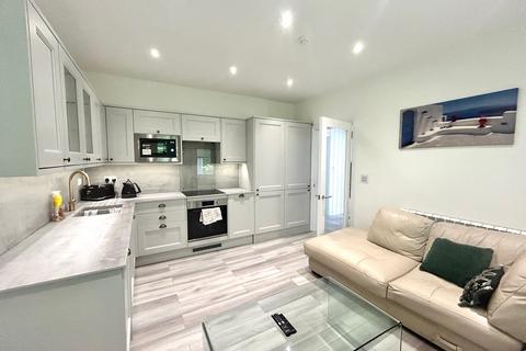 2 bedroom apartment to rent, Methuen Close, Bournemouth, BH8