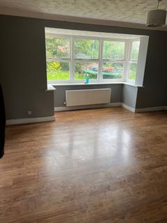 4 bedroom detached house to rent, Vicarage Grove, WINSFORD, CW7 1SZ
