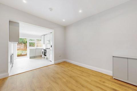 4 bedroom terraced house to rent, Geary Road, London NW10
