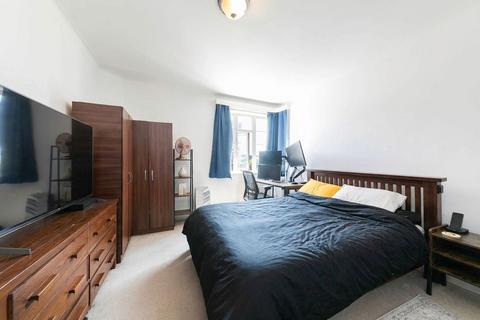4 bedroom flat to rent, Adelaide Road, London NW3
