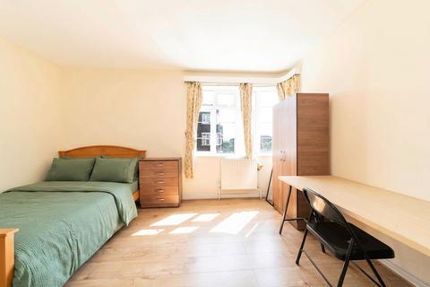 4 bedroom flat to rent, Adelaide Road, London NW3