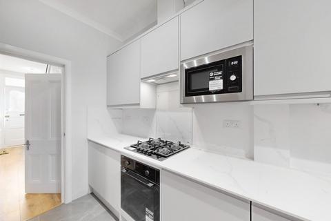 4 bedroom terraced house to rent, Lancaster Road, London NW10