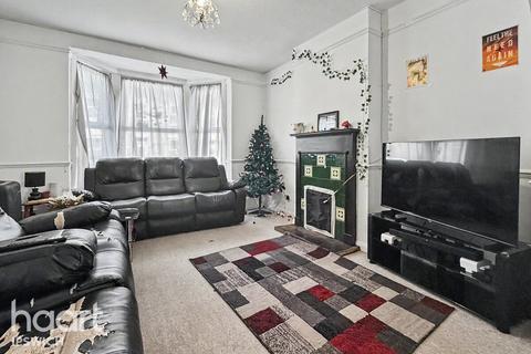 3 bedroom semi-detached house for sale, Burrell Road, Ipswich