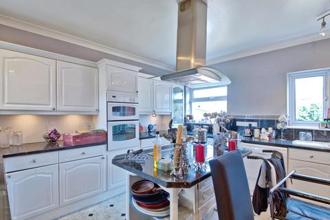 4 bedroom end of terrace house for sale, Richmond Avenue, Shoeburyness, Southend-on-Sea, Essex, SS3