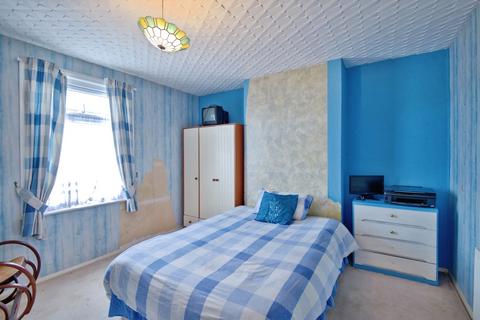 4 bedroom end of terrace house for sale, Richmond Avenue, Shoeburyness, Southend-on-Sea, Essex, SS3