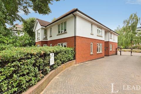 2 bedroom flat to rent, Hillcrest Road, London, E18