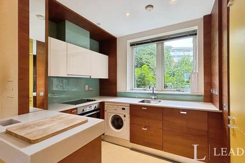 2 bedroom flat to rent, Hillcrest Road, London, E18