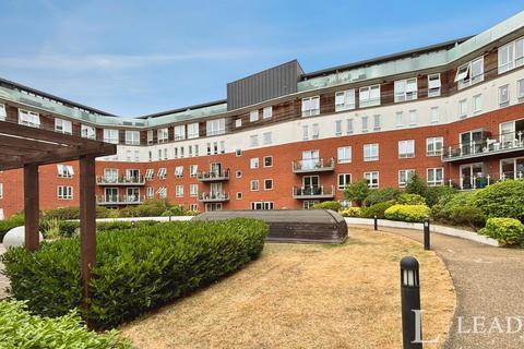 2 bedroom flat to rent, Hillcrest Road, London, E18