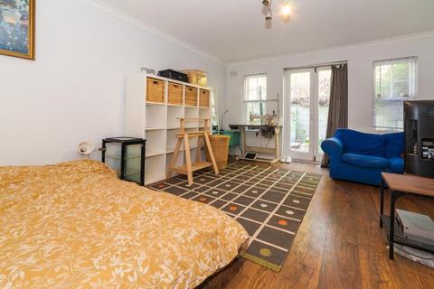 2 bedroom terraced house to rent, Urswick Road, London, E9