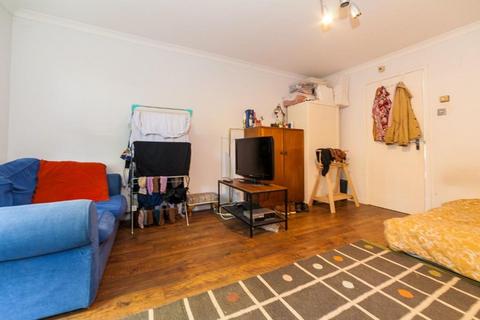2 bedroom terraced house to rent, Urswick Road, London, E9
