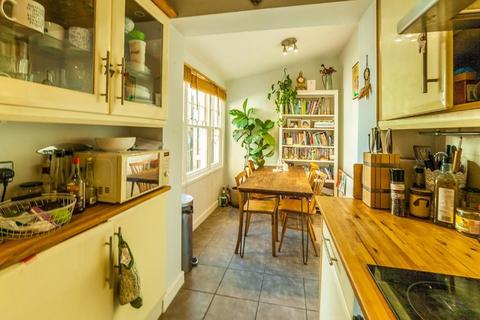 2 bedroom terraced house to rent, Urswick Road, London, E9