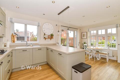 3 bedroom detached house for sale, Great Threads, Staplehurst TN12