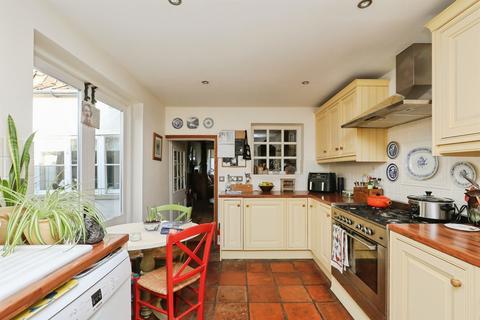 3 bedroom terraced house for sale, Damgate Street, Wymondham