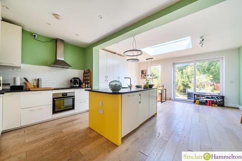 4 bedroom terraced house for sale, Queen Anne Avenue, Bromley