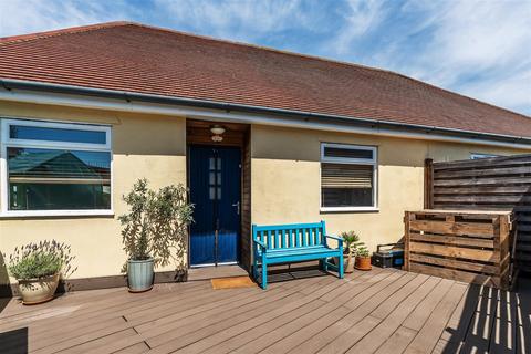 ELM ROAD, LEATHERHEAD, KT22