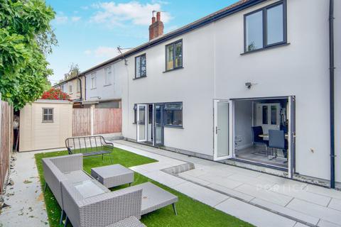4 bedroom house to rent, Higham Place, London, E17