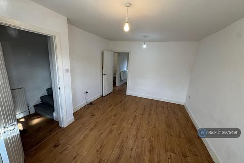 2 bedroom semi-detached house to rent, Foxburrows Avenue, Guildford, GU2
